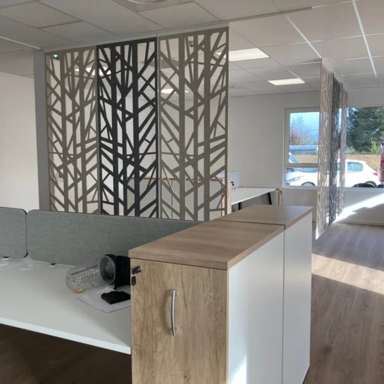 Les cloisons acoustiques : un atout pour la concentration au bureau